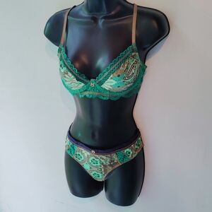 Maaji Women's Bra And Panty Set L